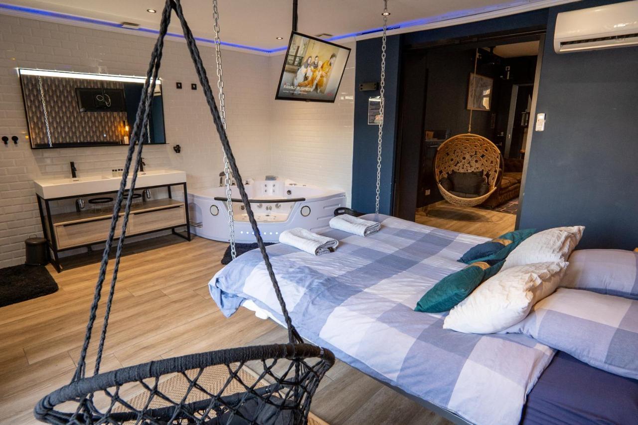 Capsule Temps Suspendu - Balneo, Home Cinema & Billard Valenciennes Kültér fotó